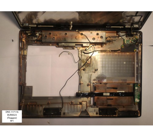 *Б/У* Поддон (нижний корпус, D cover) для ноутбука DNS 117116 (6-39-M7703-01X) (BUR0023-7)