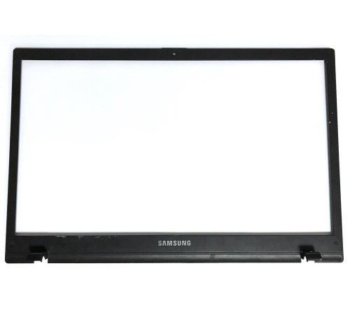 Рамка матрицы, безель (B cover) для ноутбука Samsung NP305V5A, NP300V5A (BA75-03209A), с разбора